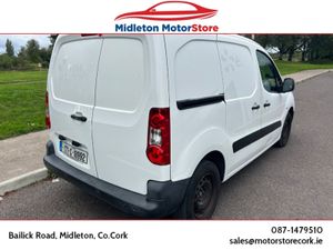 Peugeot Partner PROFESSIONAL L1 BLUEHDI - Image 4