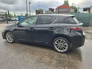132 Lexus CT200 Advance  Hybrid - Image 4