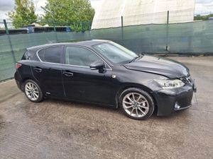 132 Lexus CT200 Advance  Hybrid - Image 2