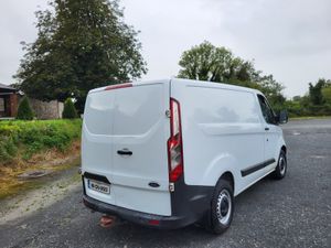 Ford Custom van - Image 4