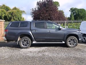 Mitsubishi L200 Warrior Model Crewcab with Truckma - Image 3