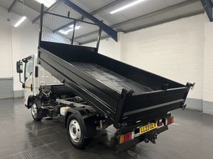 2023 Isuzu Grafter Tipper Van - Image 3
