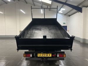 2023 Isuzu Grafter Tipper Van - Image 2