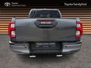 Toyota Hilux 2.8 INVINCIBLE AUTOMATIC // AIR CON / - Image 4