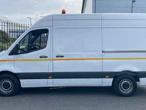 2023 Sprinter 315 MWB/3.5T Towing - Image 4