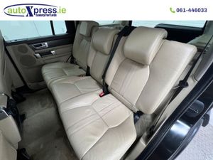 Land Rover Discovery 3.0 Diesel, Automatic - Image 4