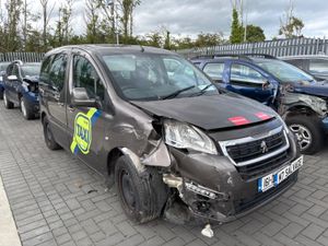 16 Horizon 1.6 Diesel Auto Wheelchair ramp 270k mi - Image 2