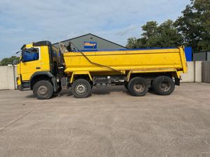2014 VOLVO FMX420 8x4 Tipper - Image 2