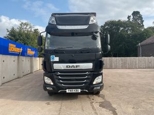 2019 (19) DAF CF410 8x2 Curtainsider - Image 4