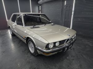 BMW 5-Series 1985 - Image 3