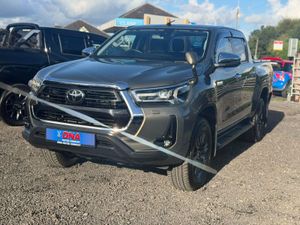 Toyota Hilux D-4D - AUTO - ONLY 29KMS - Image 3