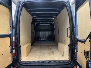 2023 Renault Master Panel Van - Image 2