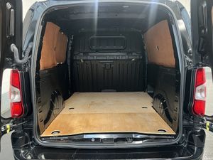 2023 Vauxhall Combo Panel Van - Image 2
