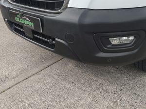 FORD TRANSIT MINIBUS 17 SEATER TREND - Image 2