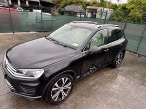 181 VW Touareg V6 TDI  Automatic - Image 3