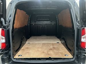 2023 Vauxhall Combo Panel Van - Image 2