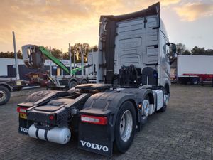 2022 (72) Volvo FH4 500 Globetrotter XL 6X2 T/Unit - Image 3