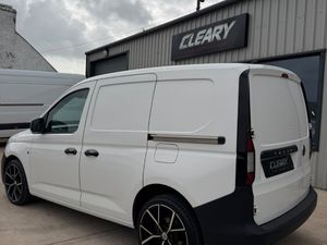 Volkswagen Caddy 2022 - Image 2