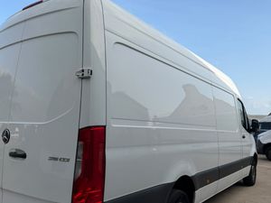 Mercedes-Benz Sprinter 2022 - Image 2
