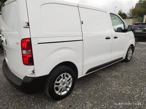2021 Vauxhall Vivaro 2.0 cdti 120 bhp dynamic  L1 - Image 4