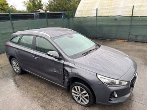181 Hyundai i30 Very Light Damage - Image 2