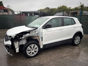 211 VW T-Cross  Light panel damage - Image 3