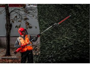 Milwaukee Hedge Trimmer Attachment For Strimmer - Image 3