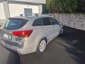 KIA CEED / 2013 / 1.6 DIESEL / MANUAL - Image 4