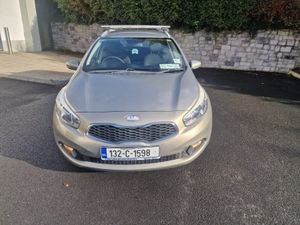 KIA CEED / 2013 / 1.6 DIESEL / MANUAL - Image 2