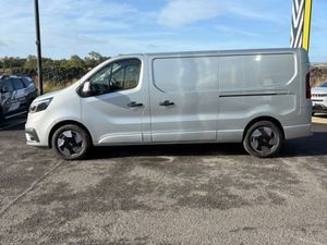 Renault Trafic LWB ES AUTO SILVER OPTIONS - Image 4