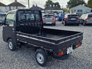 2024 Daihatsu Hijet 4WD Automatic Pickup – €16,950 - Image 3