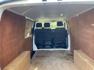 Volkswagen Transporter 2021 super clean! - Image 4