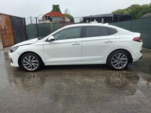 201 Hyundai 130 Fastback - Image 2