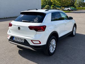 2023 Volkswagen T-Roc Commercial - Image 3