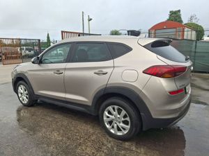 2019 Hyundai Tucson  Excetutive  Full Leather - Image 4