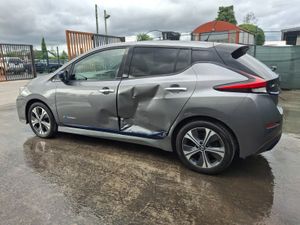 201 Nissan Leaf  Premium  40kwh  Automatic - Image 4