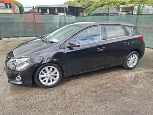 2013 Toyota Auris  Luna  1.6 Petrol  Automatic - Image 4