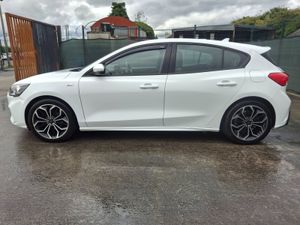 201 Ford Focus  ST -Line  1.5 Diesel - Image 3