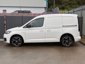 Volkswagen Caddy 102HP MANUAL 6SPEED FWD 5DR - Image 3
