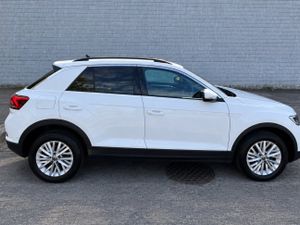 232 Volkswagen T-Roc Commercial - Image 3