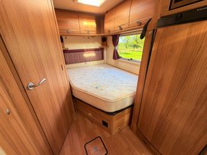 2013 BAILEY APPROACH AUTOGRAPH 740 R.H.D MANUAL. - Image 2