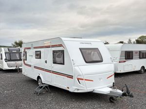 BRAND NEW Weinsberg 6 Berth Fixed Bed Caravan - Image 2
