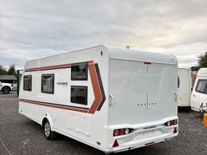 BRAND NEW Weinsberg 6 Berth Fixed Bed Caravan - Image 3
