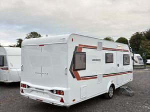 BRAND NEW Weinsberg 6 Berth Fixed Bed Caravan - Image 4