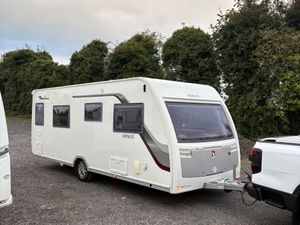Lunar Venus 4 Berth Twin Fixed Single Bed Caravan - Image 2