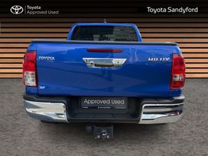 Toyota Hilux 2.8 SR5 AUTOMATIC DOUBLE CAB // REAR - Image 4