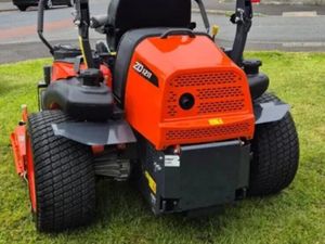 New Kubota ZD1211 Zero Turn lawnmower - Image 4