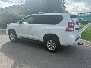 2014 (142) Toyota Land Cruiser tax+doe - Image 4
