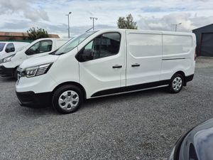 RENAULT TRAFIC BUSINESS + INCLUDES VAT - Image 4