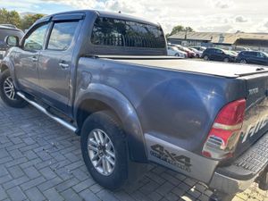 12 Hilux 3.0 D4D Invincible Auto 80k miles Drives - Image 4